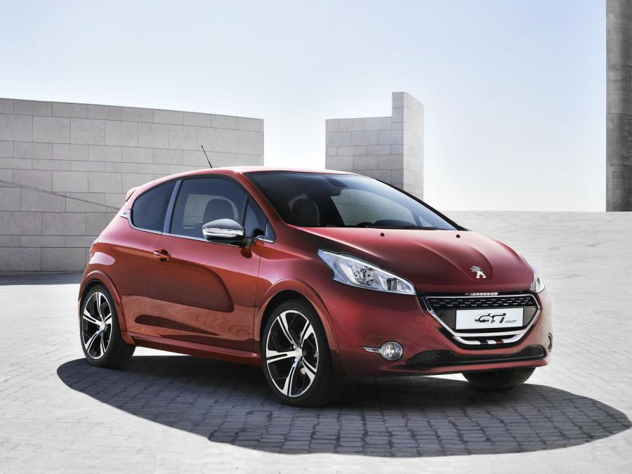  Peugeot 208 GTi Concept 2012 года  (фото 20 из 26)
